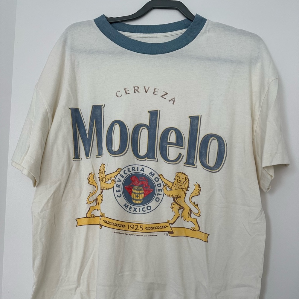 Men’s Tshirt A&F size XL